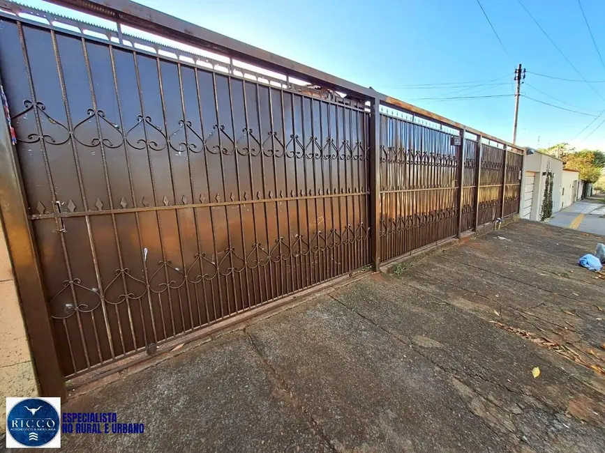 Foto 2 de Casa com 3 quartos à venda, 360m2 em Jardim Balneário Meia Ponte, Goiania - GO