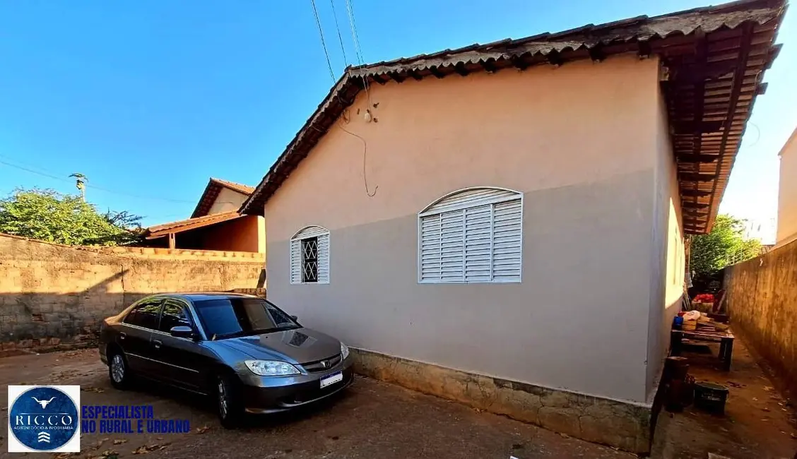 Foto 3 de Casa com 3 quartos à venda, 360m2 em Jardim Balneário Meia Ponte, Goiania - GO