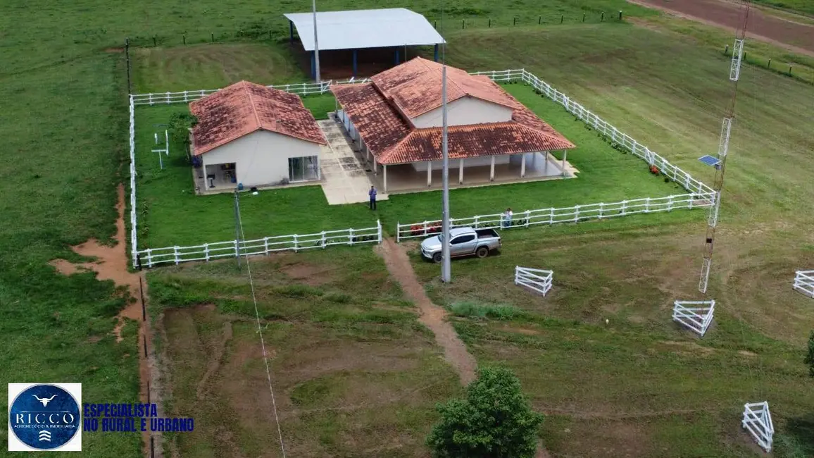 Foto 2 de Fazenda / Haras com 4 quartos à venda, 940m2 em Araguacu - TO