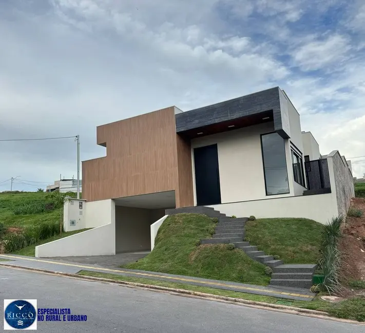 Foto 1 de Casa de Condomínio com 3 quartos à venda, 360m2 em Senador Canedo - GO