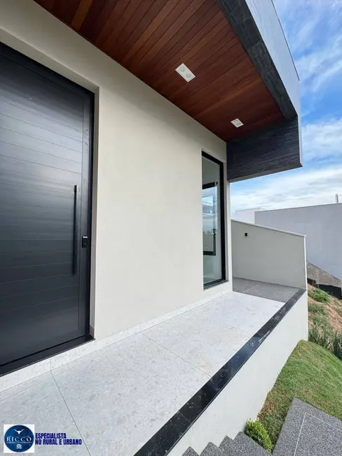 Foto 2 de Casa de Condomínio com 3 quartos à venda, 360m2 em Senador Canedo - GO