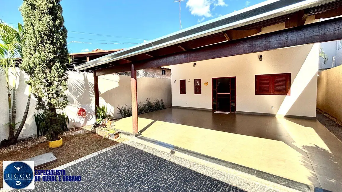 Foto 2 de Casa com 3 quartos à venda, 300m2 em Residencial Arco Verde, Goiania - GO