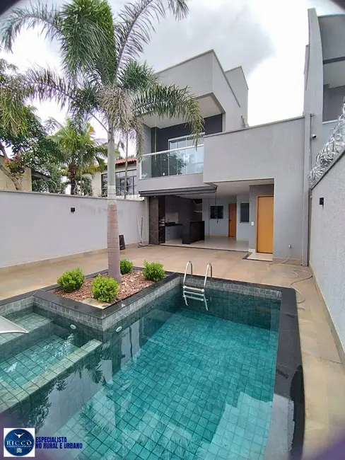 Foto 2 de Sobrado com 3 quartos à venda, 224m2 em Jardim América, Goiania - GO