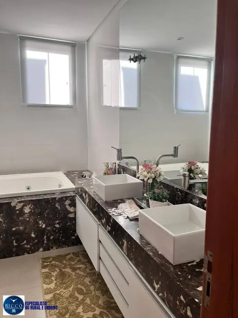 Foto 9 de Casa de Condomínio com 3 quartos à venda, 370m2 em Jardins Madri, Goiania - GO