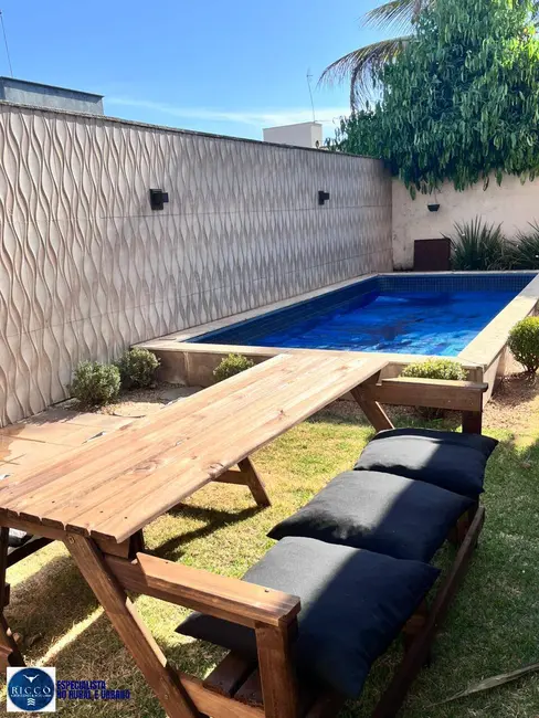 Foto 3 de Casa de Condomínio com 3 quartos à venda, 370m2 em Jardins Madri, Goiania - GO