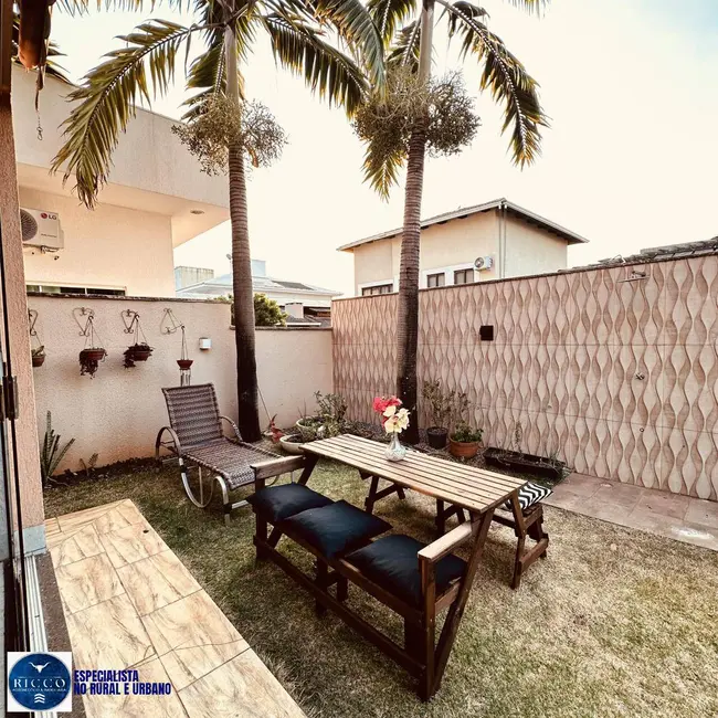 Foto 4 de Casa de Condomínio com 3 quartos à venda, 370m2 em Jardins Madri, Goiania - GO