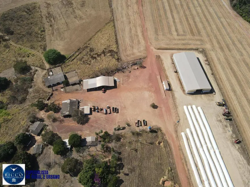 Foto 1 de Fazenda / Haras com 4 quartos à venda, 2550m2 em Cristalina - GO