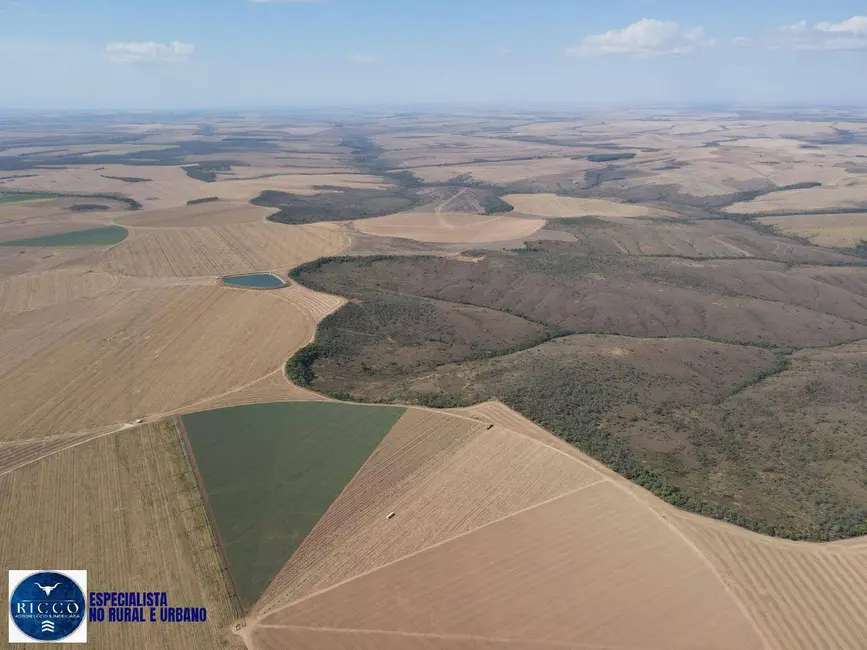 Foto 2 de Fazenda / Haras com 4 quartos à venda, 2550m2 em Cristalina - GO
