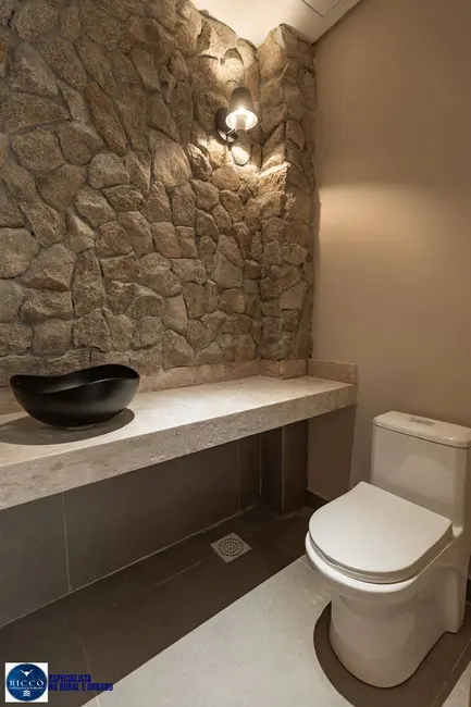 Sobrado com 3 quartos à venda, 252m2 em Jardim América, Goiania - GO - imagem 9 Foto 9 de Sobrado com 3 quartos à venda, 252m2 em Jardim América, Goiania - GO