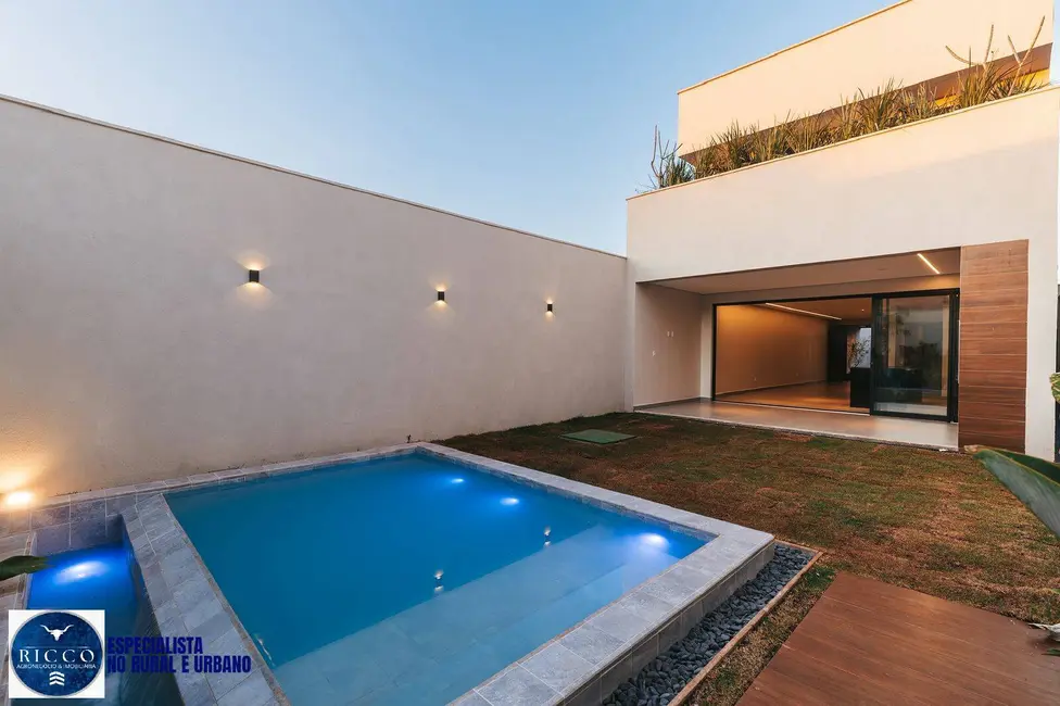 Sobrado com 3 quartos à venda, 252m2 em Jardim América, Goiania - GO - imagem 4 Foto 4 de Sobrado com 3 quartos à venda, 252m2 em Jardim América, Goiania - GO