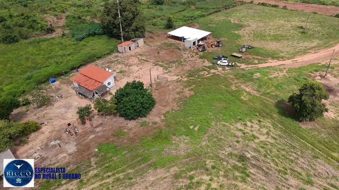 Foto 2 de Fazenda / Haras com 2 quartos à venda, 58m2 em Montes Claros De Goias - GO
