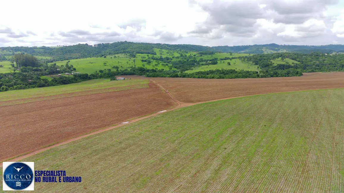 Foto 1 de Fazenda / Haras com 4 quartos à venda, 333m2 em Itaucu - GO