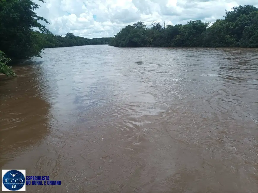 Foto 3 de Fazenda / Haras à venda, 210m2 em Itaruma - GO
