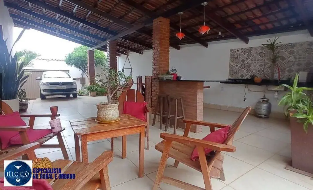 Foto 1 de Casa com 4 quartos à venda, 440m2 em Setor Gentil Meireles, Goiania - GO