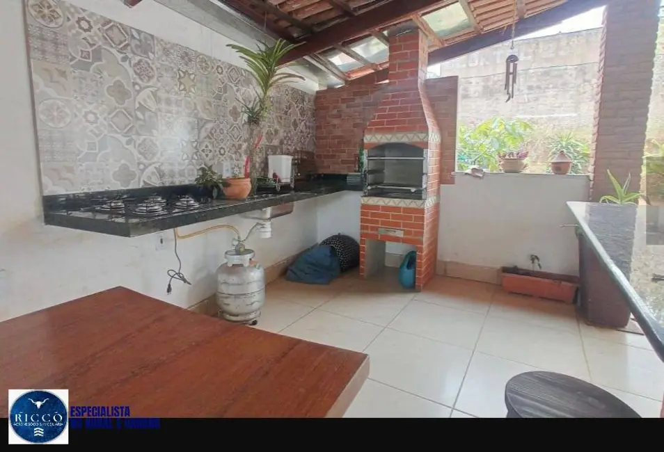 Foto 4 de Casa com 4 quartos à venda, 440m2 em Setor Gentil Meireles, Goiania - GO