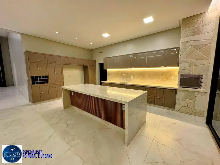 Casa de Condomínio com 3 quartos à venda, 567m2 em Residencial Goiânia Golfe Clube, Goiania - GO - imagem 5 Foto 5 de Casa de Condomínio com 3 quartos à venda, 567m2 em Residencial Goiânia Golfe Clube, Goiania - GO