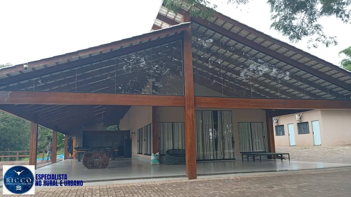 Foto 2 de Fazenda / Haras com 4 quartos à venda, 54m2 em Uruana - GO