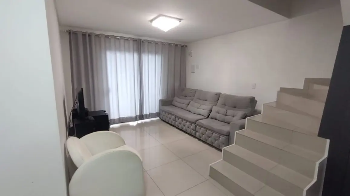 Foto 3 de Sobrado com 3 quartos à venda, 92m2 em Santo Antônio, Joinville - SC