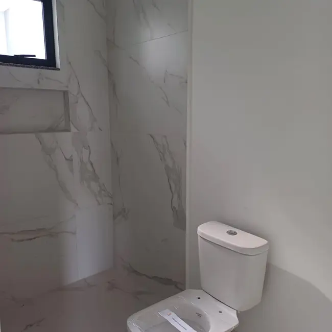 Sobrado com 3 quartos à venda, 152m2 em Bom Retiro, Joinville - SC - imagem 8 Foto 8 de Sobrado com 3 quartos à venda, 152m2 em Bom Retiro, Joinville - SC