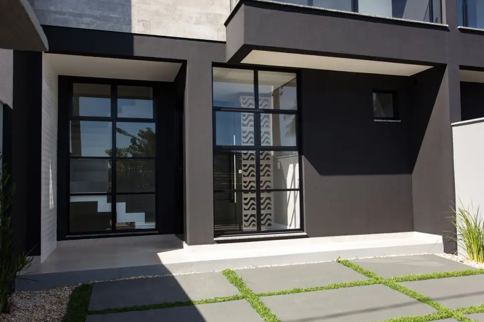 Sobrado com 3 quartos à venda, 113m2 em Bom Retiro, Joinville - SC - imagem 3 Foto 3 de Sobrado com 3 quartos à venda, 113m2 em Bom Retiro, Joinville - SC