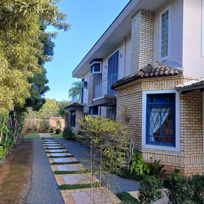 Foto 2 de Casa com 3 quartos à venda, 260m2 em Glória, Joinville - SC