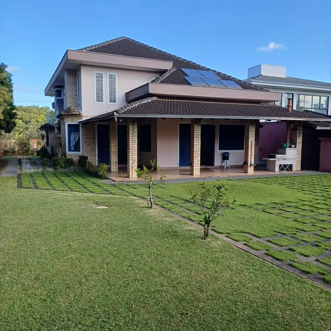 Foto 3 de Casa com 3 quartos à venda, 260m2 em Glória, Joinville - SC