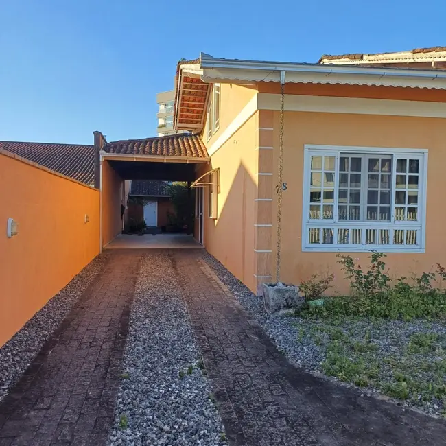 Casa com 3 quartos à venda, 136m2 em Costa e Silva, Joinville - SC - imagem 4 Foto 4 de Casa com 3 quartos à venda, 136m2 em Costa e Silva, Joinville - SC