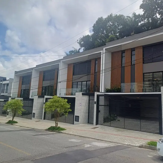 Foto 2 de Casa com 3 quartos à venda, 296m2 em América, Joinville - SC