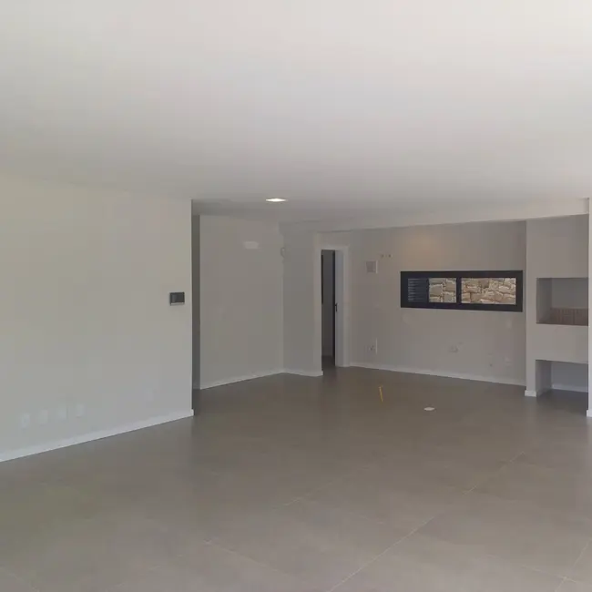 Casa com 3 quartos à venda, 285m2 em América, Joinville - SC - imagem 7 Foto 7 de Casa com 3 quartos à venda, 285m2 em América, Joinville - SC