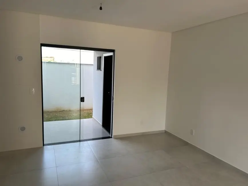 Foto 3 de Sobrado com 3 quartos à venda, 104m2 em Vila Nova, Joinville - SC