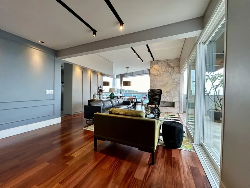 Foto 7 de Cobertura com 4 quartos à venda, 278m2 em Anita Garibaldi, Joinville - SC