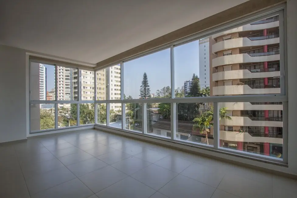 Apartamento com 4 quartos à venda, 254m2 em Centro, Joinville - SC - imagem 4 Foto 4 de Apartamento com 4 quartos à venda, 254m2 em Centro, Joinville - SC