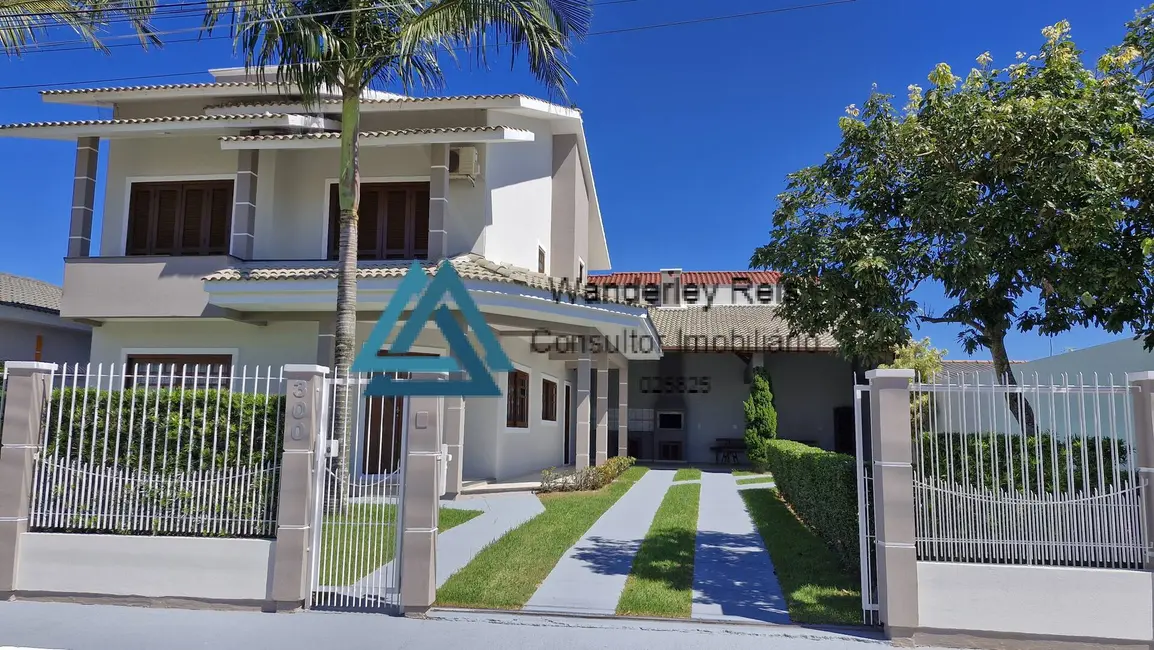 Casa com 3 quartos à venda, 400m2 em Ingleses do Rio Vermelho, Florianopolis - SC - imagem 5 Foto 5 de Casa com 3 quartos à venda, 400m2 em Ingleses do Rio Vermelho, Florianopolis - SC