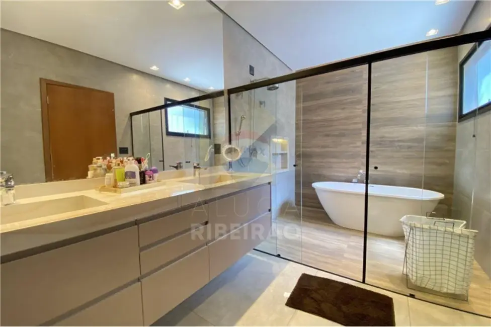 Casa com 3 quartos para alugar, 480m2 em Ribeirao Preto - SP - imagem 8 Foto 8 de Casa com 3 quartos para alugar, 480m2 em Ribeirao Preto - SP