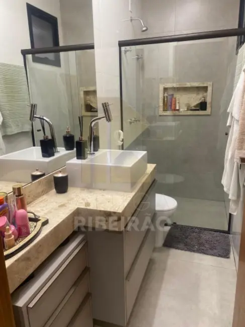 Foto 2 de Casa com 3 quartos para alugar, 250m2 em Ribeirao Preto - SP