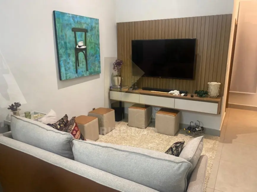 Foto 1 de Casa com 3 quartos para alugar, 250m2 em Ribeirao Preto - SP