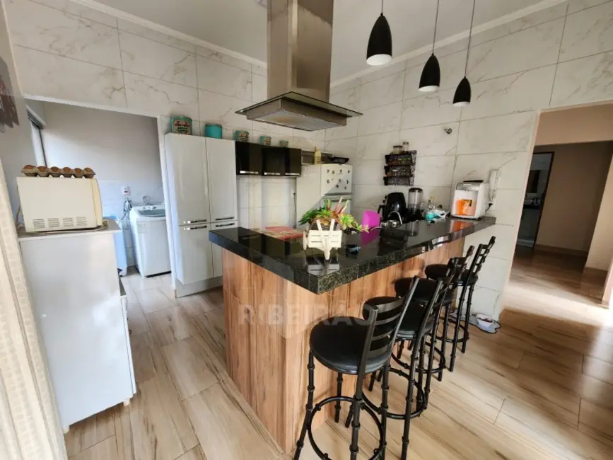Foto 9 de Casa com 2 quartos à venda, 254m2 em Centro, Santa Rita Do Passa Quatro - SP