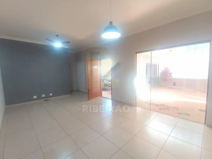Casa com 3 quartos para alugar, 135m2 em Ribeirao Preto - SP - imagem 3 Foto 3 de Casa com 3 quartos para alugar, 135m2 em Ribeirao Preto - SP