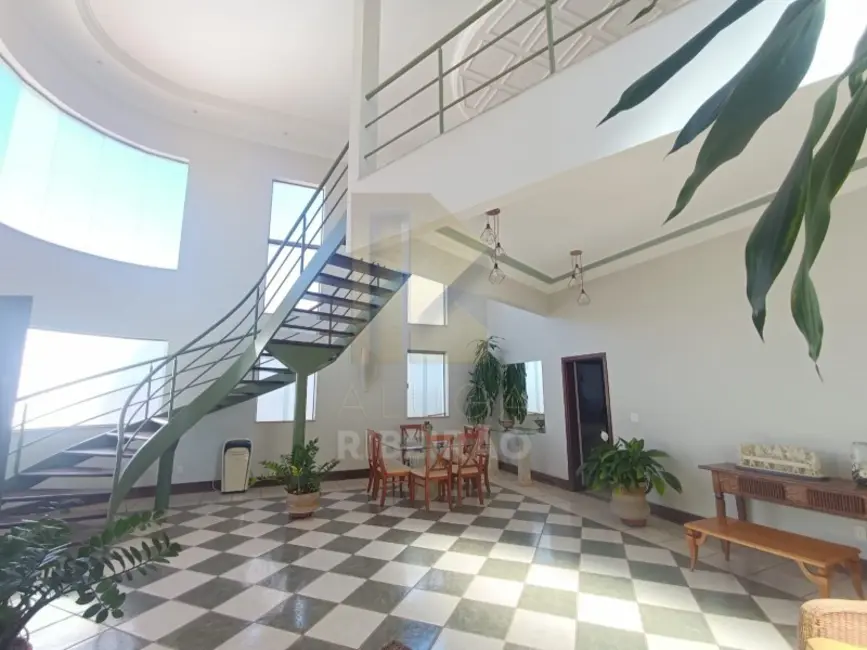 Casa com 5 quartos para alugar, 420m2 em City Ribeirão, Ribeirao Preto - SP - imagem 3 Foto 3 de Casa com 5 quartos para alugar, 420m2 em City Ribeirão, Ribeirao Preto - SP