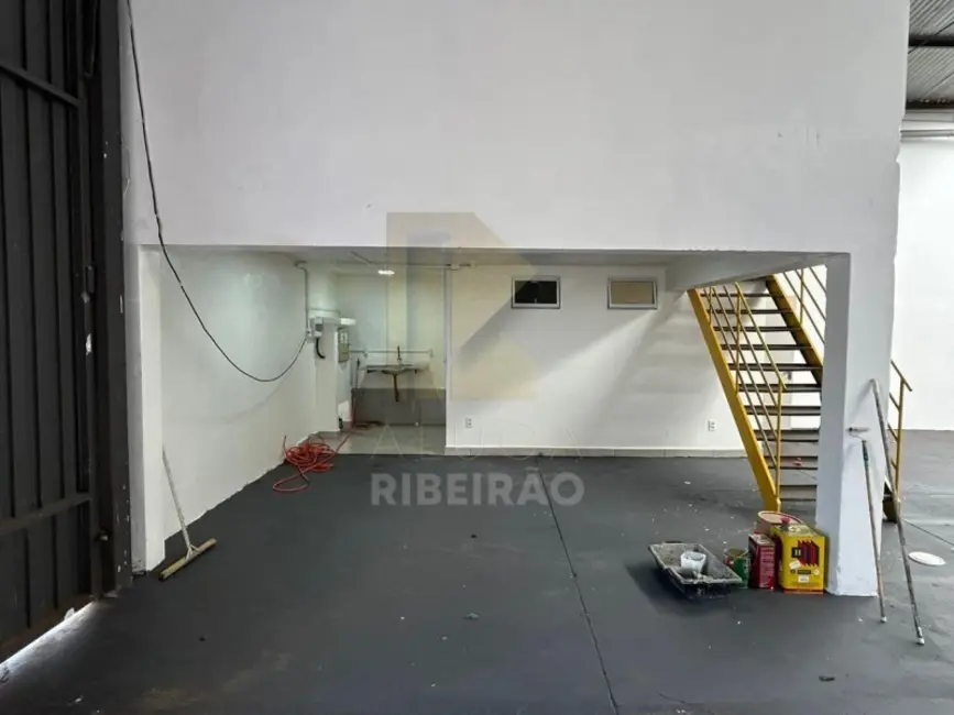 Armazém / Galpão para alugar, 300m2 em Ribeirao Preto - SP - imagem 4 Foto 4 de Armazém / Galpão para alugar, 300m2 em Ribeirao Preto - SP