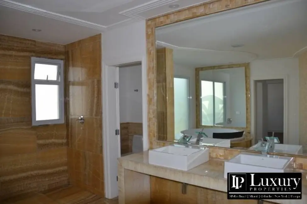 Casa de Condomínio com 5 quartos à venda, 1080m2 em Santana De Parnaiba - SP - imagem 4 Foto 4 de Casa de Condomínio com 5 quartos à venda, 1080m2 em Santana De Parnaiba - SP