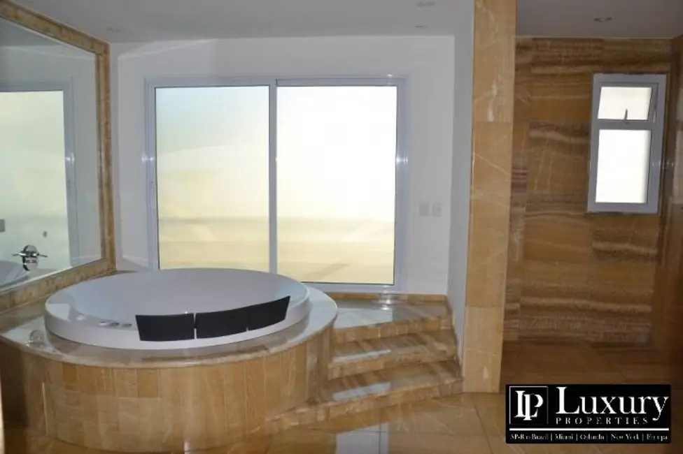 Casa de Condomínio com 5 quartos à venda, 1080m2 em Santana De Parnaiba - SP - imagem 5 Foto 5 de Casa de Condomínio com 5 quartos à venda, 1080m2 em Santana De Parnaiba - SP