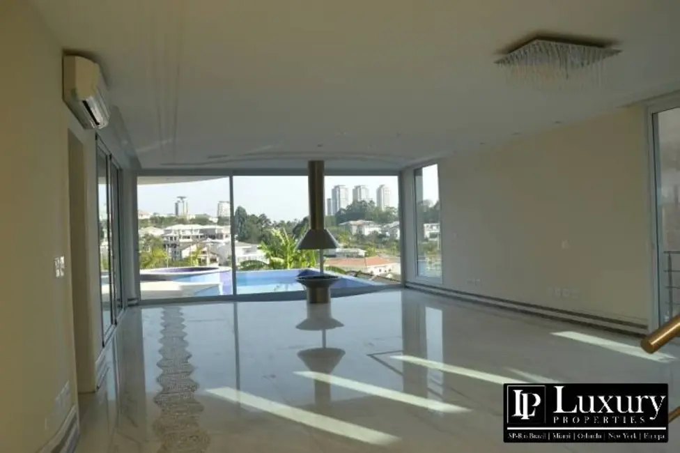 Casa de Condomínio com 5 quartos à venda, 1080m2 em Santana De Parnaiba - SP - imagem 3 Foto 3 de Casa de Condomínio com 5 quartos à venda, 1080m2 em Santana De Parnaiba - SP