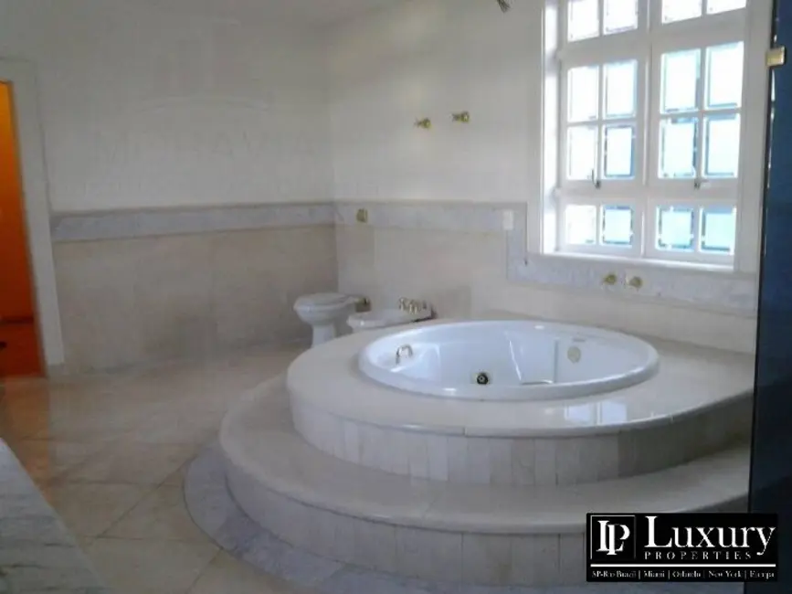 Foto 4 de Casa com 8 quartos à venda e para alugar, 2900m2 em Santana De Parnaiba - SP