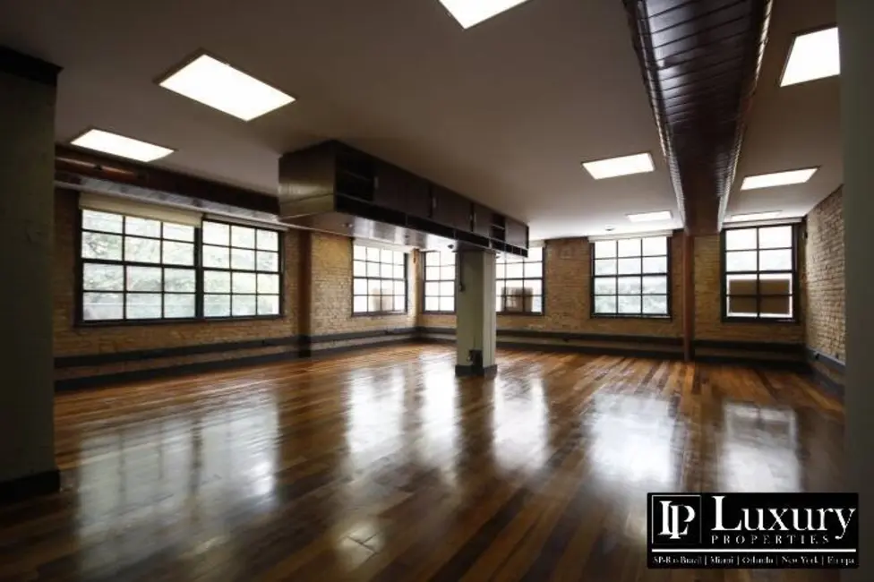 Sala Comercial para alugar, 110m2 em Vila Nova Conceição, São Paulo - SP - imagem 1 Foto 1 de Sala Comercial para alugar, 110m2 em Vila Nova Conceição, São Paulo - SP