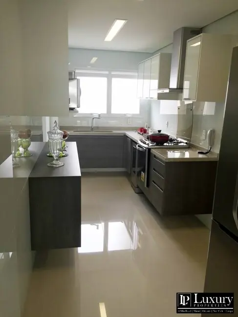 Cobertura com 4 quartos à venda e para alugar, 272m2 em Vila Nova Conceição, São Paulo - SP - imagem 8 Foto 8 de Cobertura com 4 quartos à venda e para alugar, 272m2 em Vila Nova Conceição, São Paulo - SP