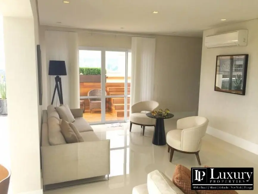 Cobertura com 4 quartos à venda e para alugar, 272m2 em Vila Nova Conceição, São Paulo - SP - imagem 9 Foto 9 de Cobertura com 4 quartos à venda e para alugar, 272m2 em Vila Nova Conceição, São Paulo - SP