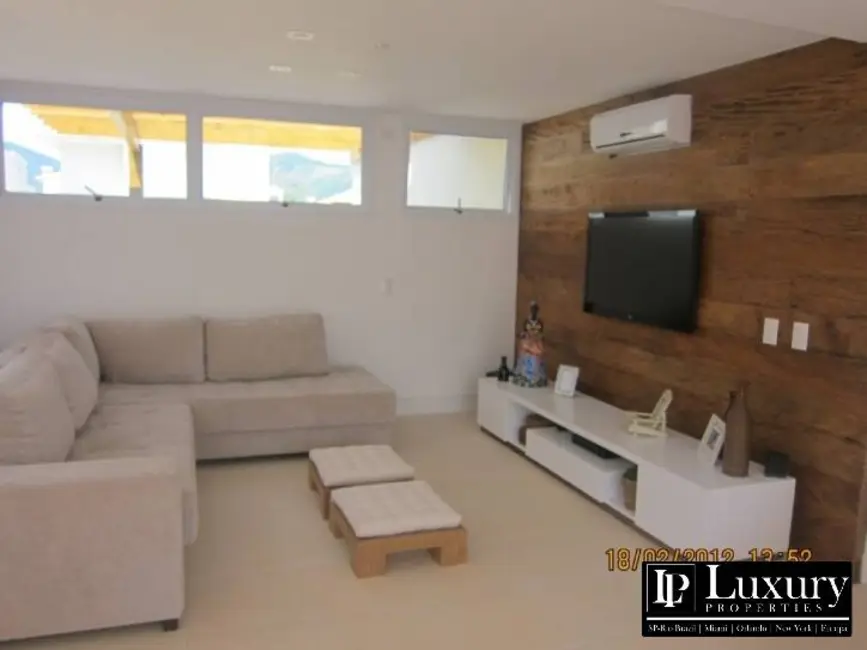 Foto 5 de Casa de Condomínio com 4 quartos à venda e para alugar em Sao Sebastiao - SP