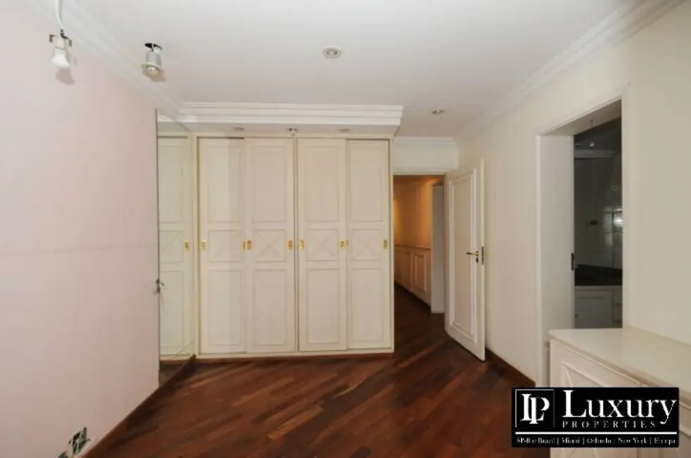 Foto 6 de Apartamento com 3 quartos à venda, 249m2 em São Paulo - SP