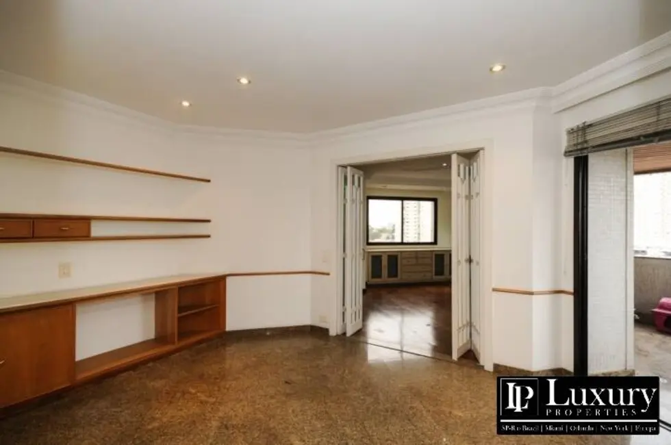 Foto 4 de Apartamento com 3 quartos à venda, 249m2 em São Paulo - SP